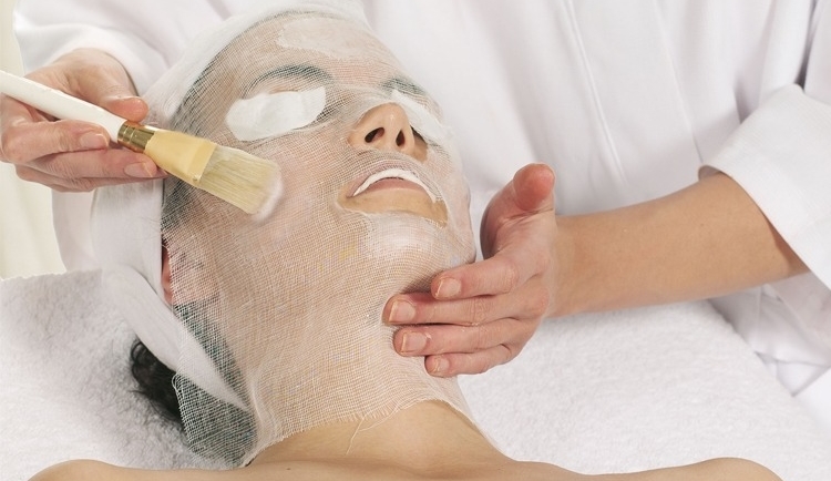 Hydrating and Nourishing Facial